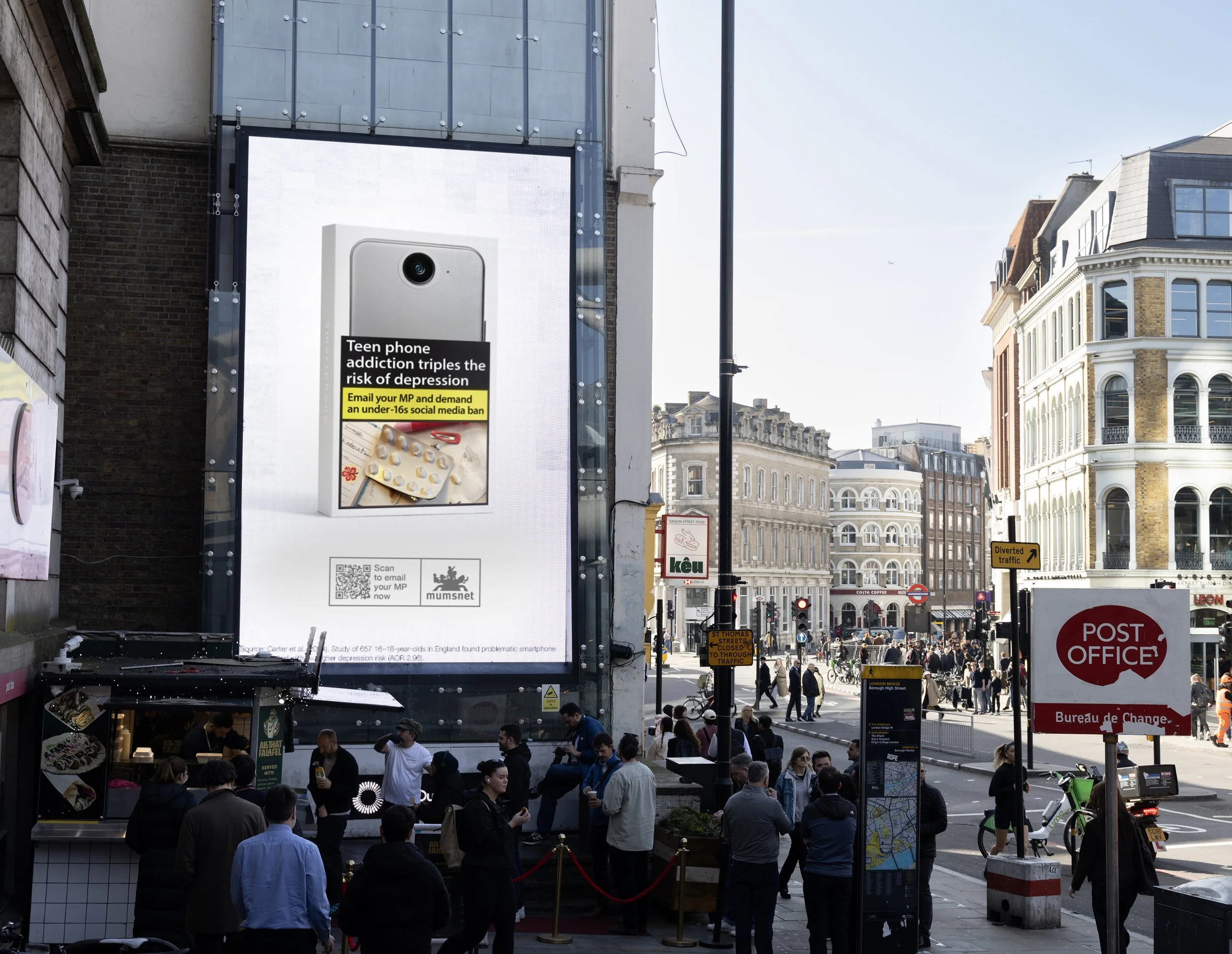 Mumsnet Billboards London Bridge - 4 copy.jpg