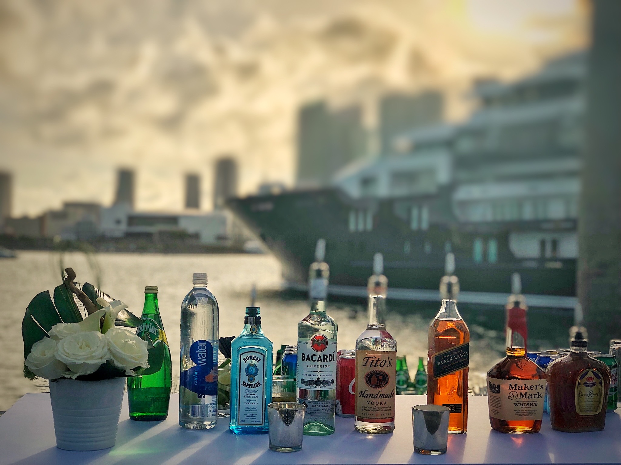  Outdoor Bar at The Deck at Island Garden Marina in Miami Beach 