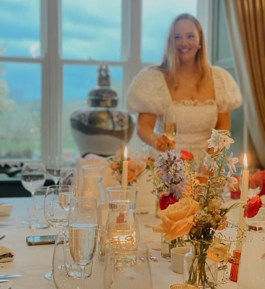 Private dining evening @shucknallcourt lovely group of ladies celebrating Jessica&rsquo;s hen do! They celebrated in style with canap&eacute;s &amp; 2 course classic menu. Amazing to see this stunning, luxury venue full of fun &amp; laughter! #rosett