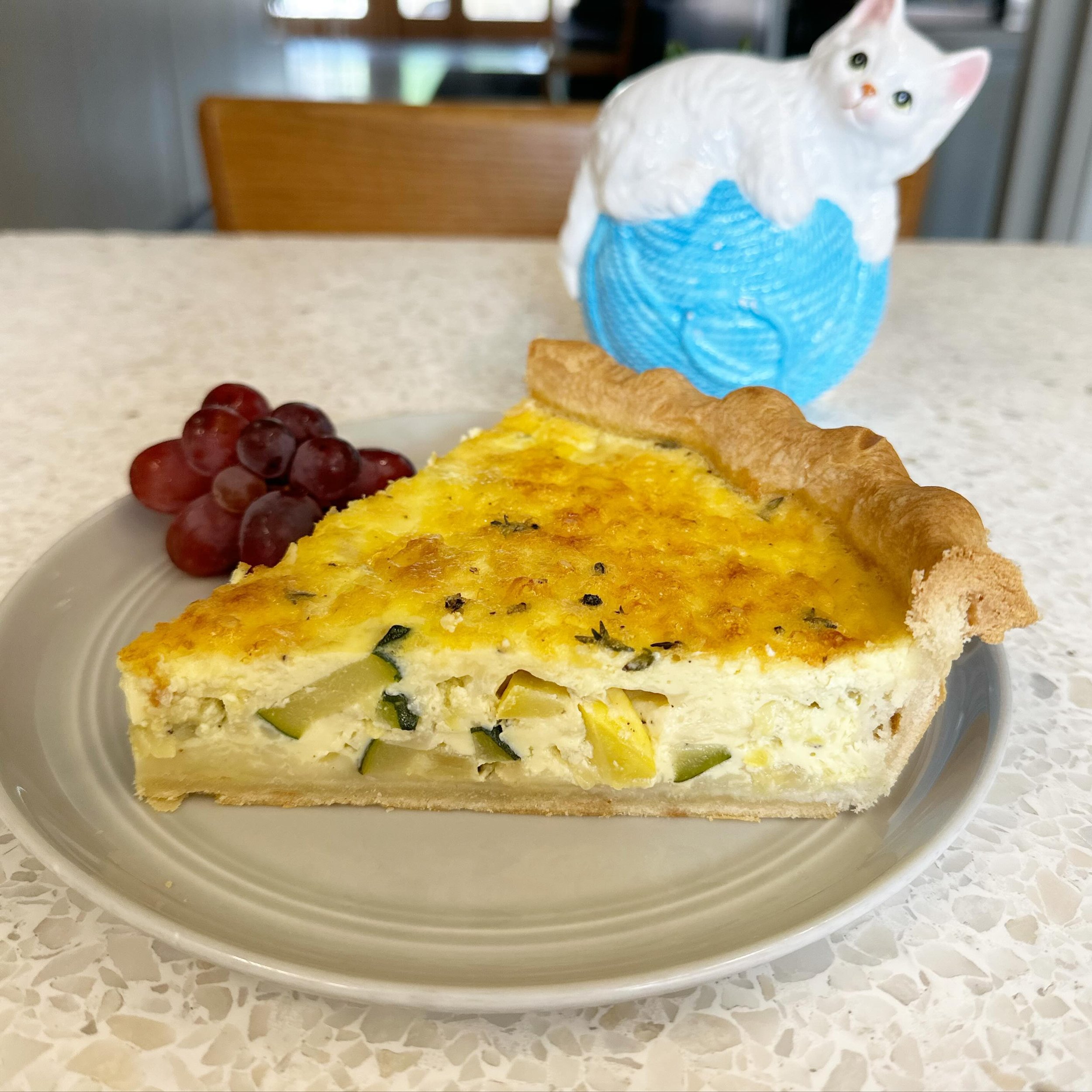 Quiche of the day is summer squash with sharp cheddar and thyme. 🥧☕️ #buckminsterscatcafe #catcafefood #lunchwithcats