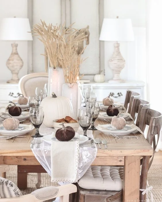 The best times always found are when friends and family gather round. 🍽️ Tomorrow is officially the first day of fall, and we are feeling some serious autumn cooking inspiration!