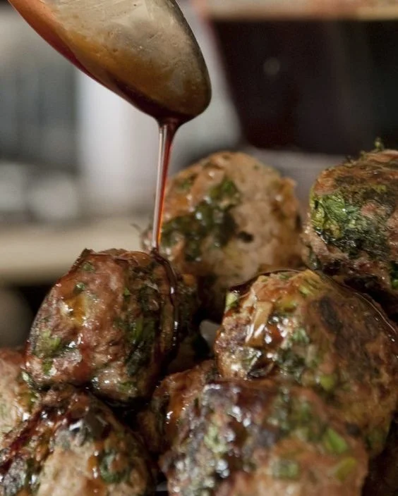 Fall favorites served fresh daily! Pick your household size, follow the simple reheating instructions and #eatjoyfully! 🍂