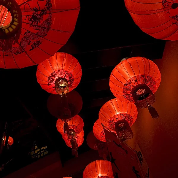 P932D PhotoINC Studio - Orient Lamps.jpg
