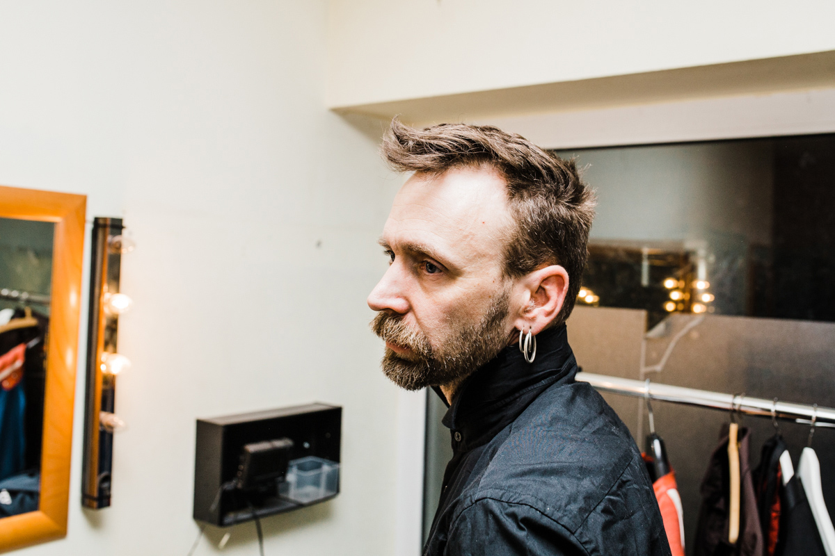 Hello_Iso_backstage-2-sq.jpg
