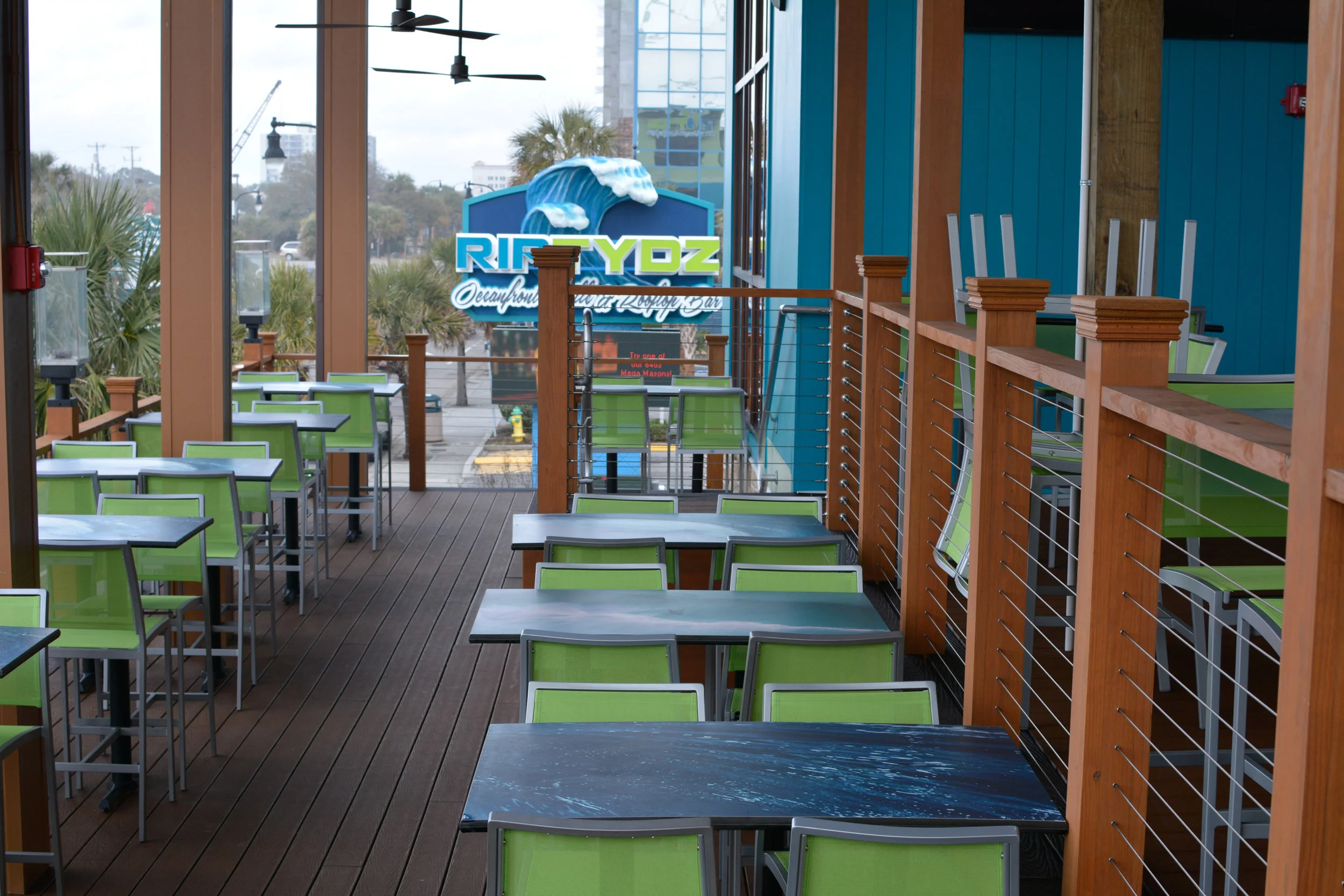 riptydz-restaurant-tables.jpg