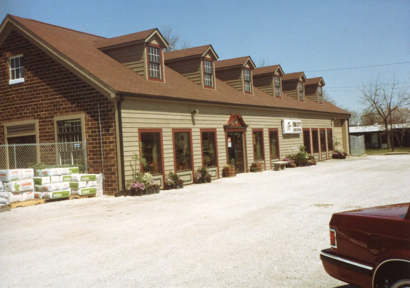 FrontStore1988.jpg