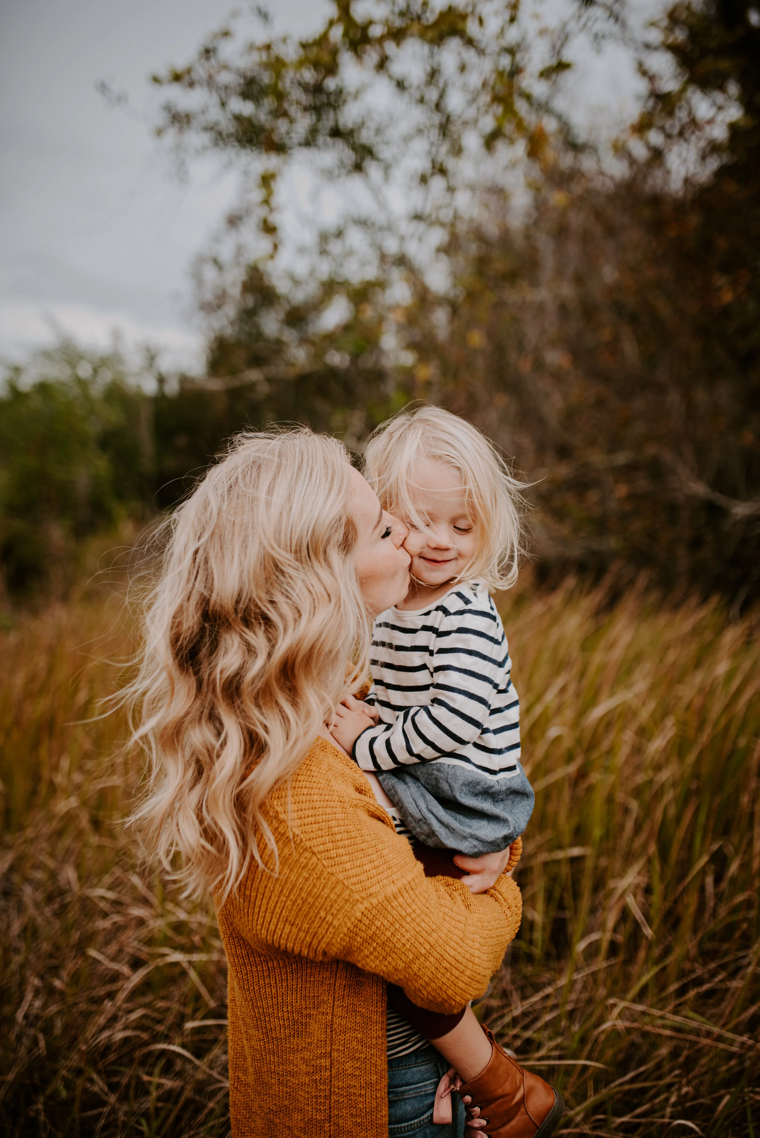 Raleigh Photographer - North Carolina family photographer - in home family session - in home engagement