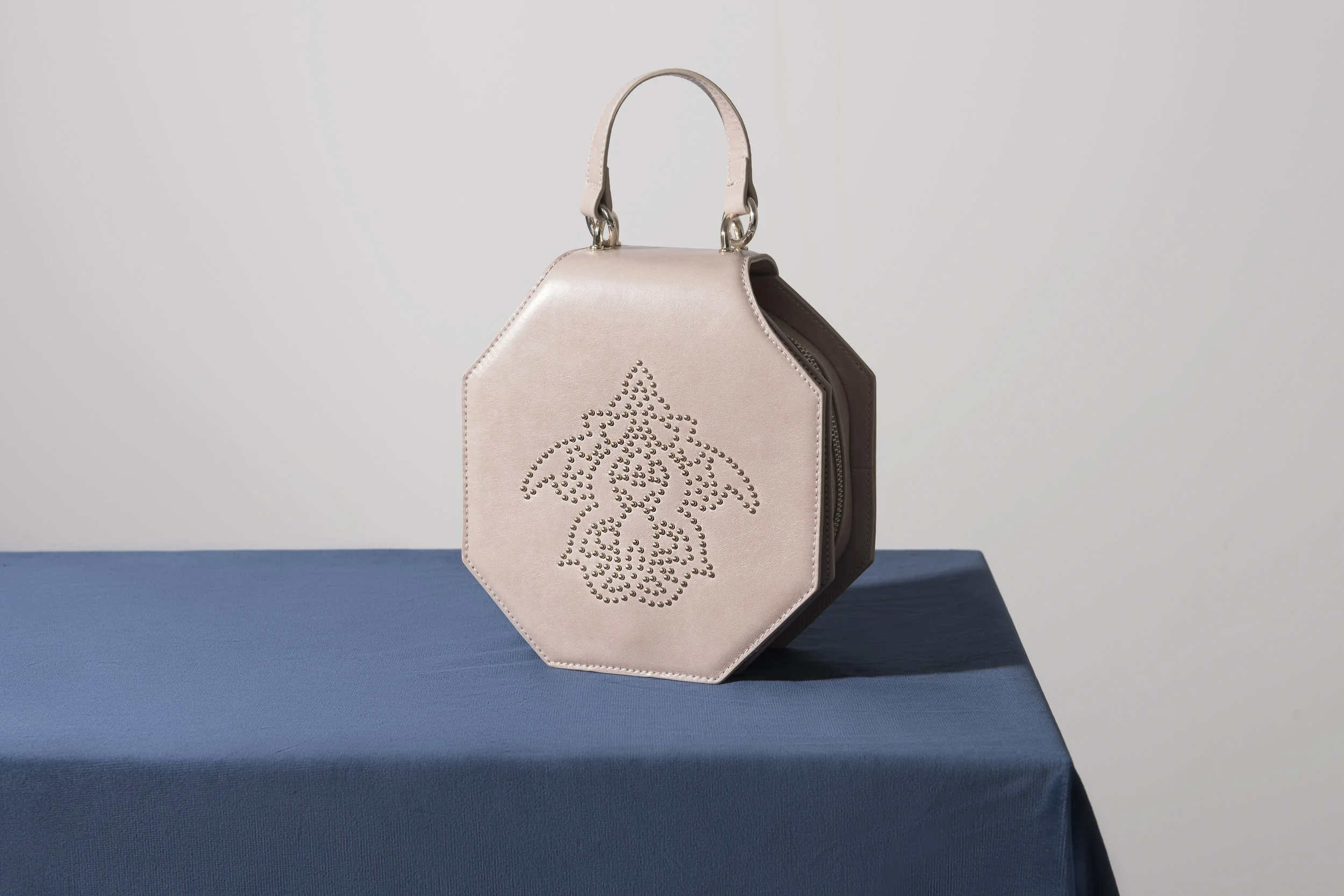 Kausar_Bag_03.jpg