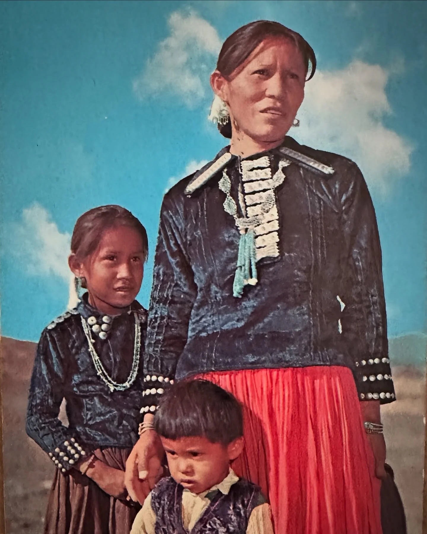 HAPPY MOTHER&rsquo;S DAY to all the MOMS! 💕✨

* vintage postcard