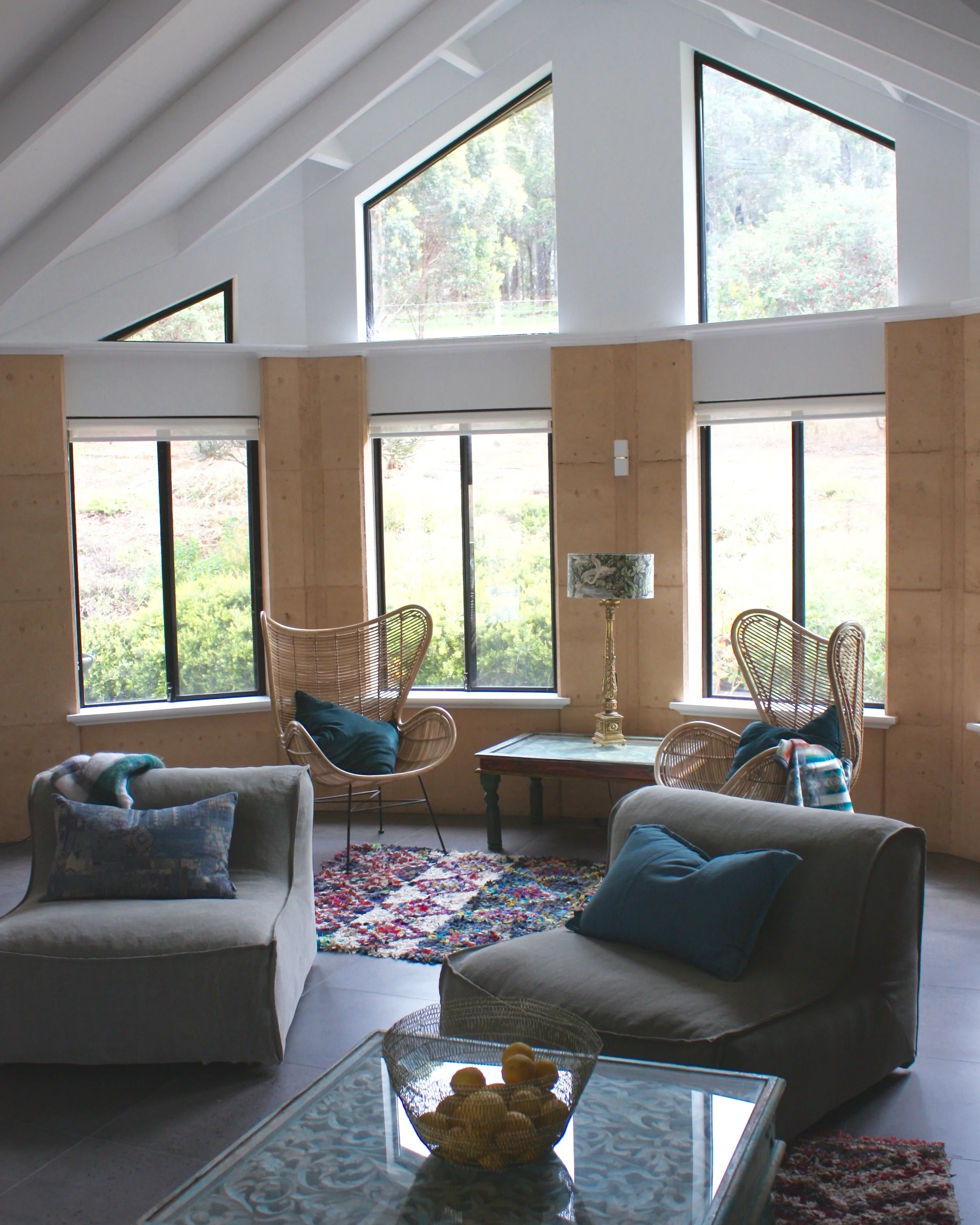  Witts End South - main lounge 