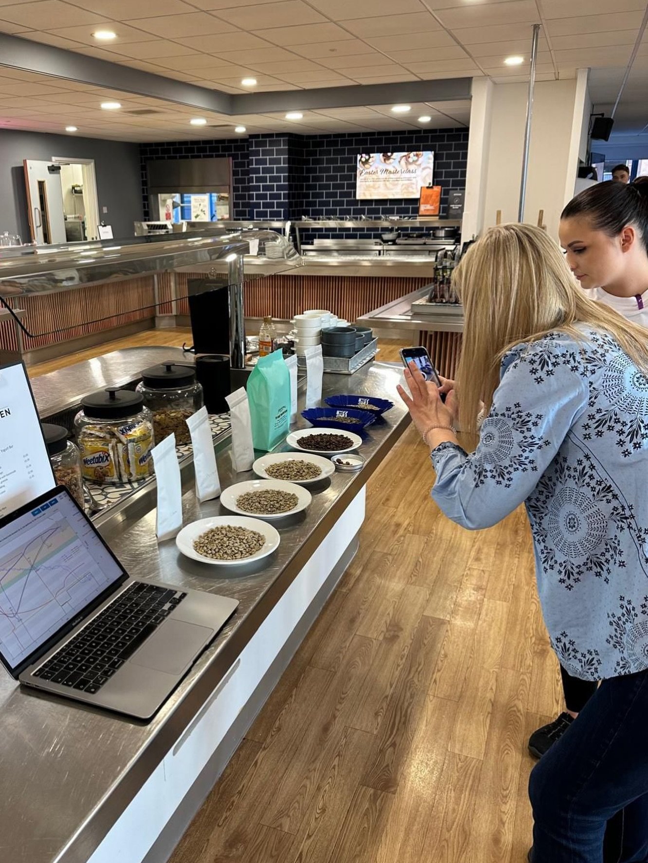 Quality doesn&rsquo;t stop at the roast ☕

Working closely with one of our workplace caf&eacute; partners, we spend time training their teams, dialling in grinders and setting standards so every cup is served exactly as it should be.

From extraction