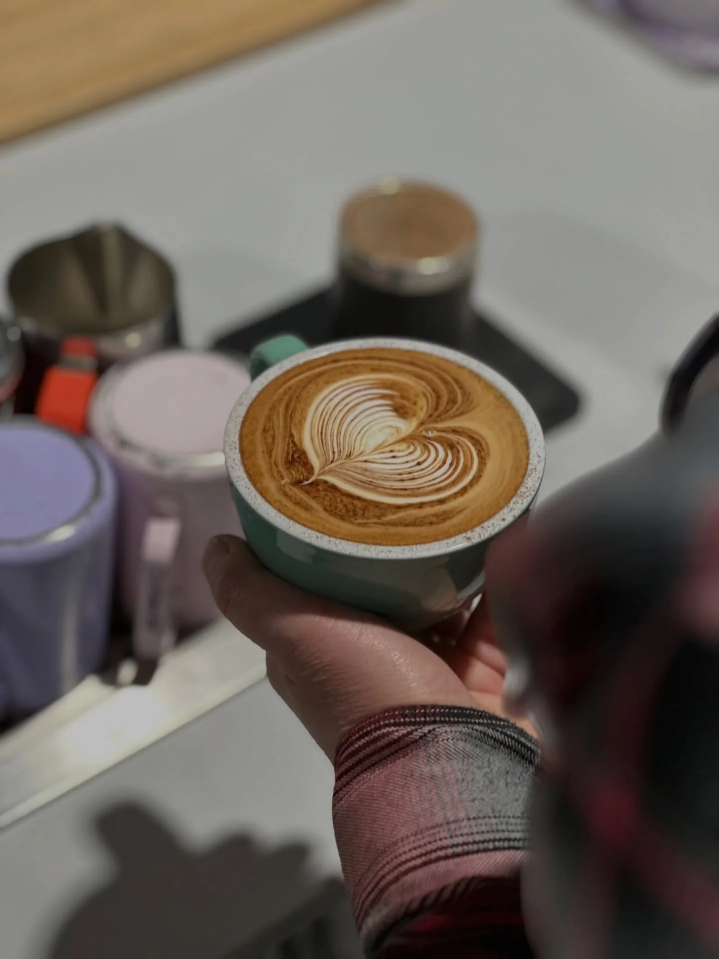 Mocha, done properly ☕️🍫

Rich espresso. Real chocolate. Silky milk pulling it all together.

Sweet, but not silly. Comforting, but still grown up.

Proof you can have fun and still take your coffee seriously.