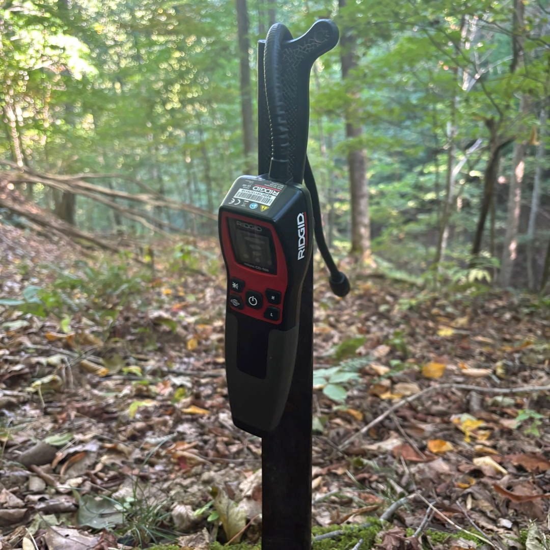 Labor Day is the unofficial start of fall and that means it's  the perfect time to start doing out yearly  pipeline walks looking for leaks and inspecting pipelines! 
#GoWithThePro