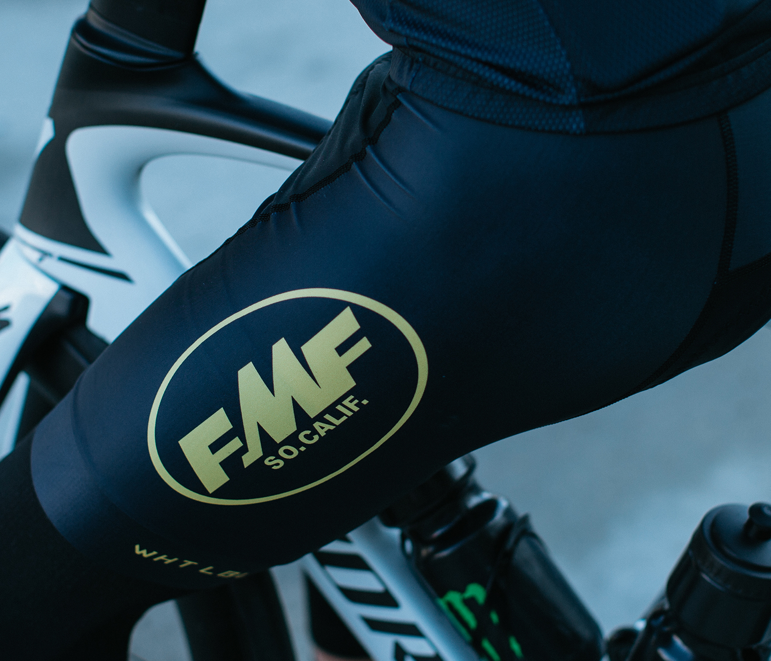 cycling_blk_bib.jpg