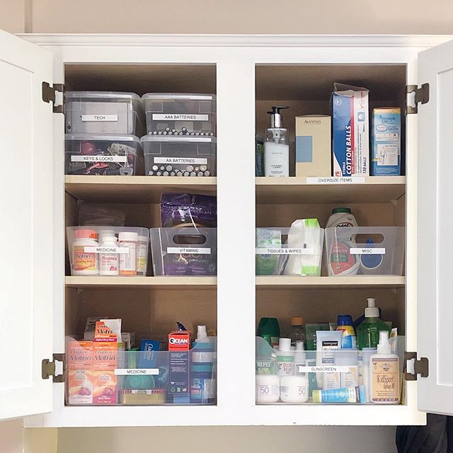 Grab ‘n go in the kitchen just became much more efficient.
Less time listening to pre-teens accuse family members of misplacing items equates to more time to enjoy coffee on your way to the train/school drop-off/soccer/fill in the blank. At least that’s how I think of, well, everything. In terms of coffee. ☕️ .
.
.
#kidsequalcoffee #timeforcoffee #makeitbetter #organizedlife #simplify #organized #storage #kitchenrefresh #organizedhome #organizedlife #kitchenstorage #medicinecabinet #homeorganizer #homeorganizing #organizingideas #ryemoms #ryebrookmoms #ryeny #westchester #professionalorganizer