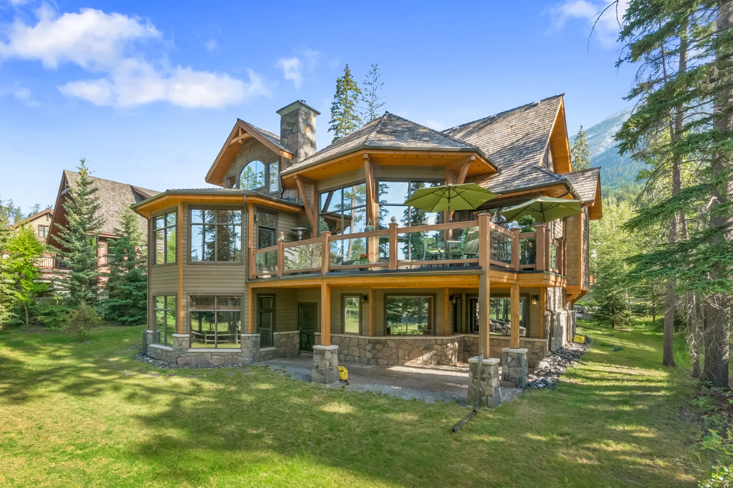 1-521-Silvertip-Pointe-Exteriors-6.jpg