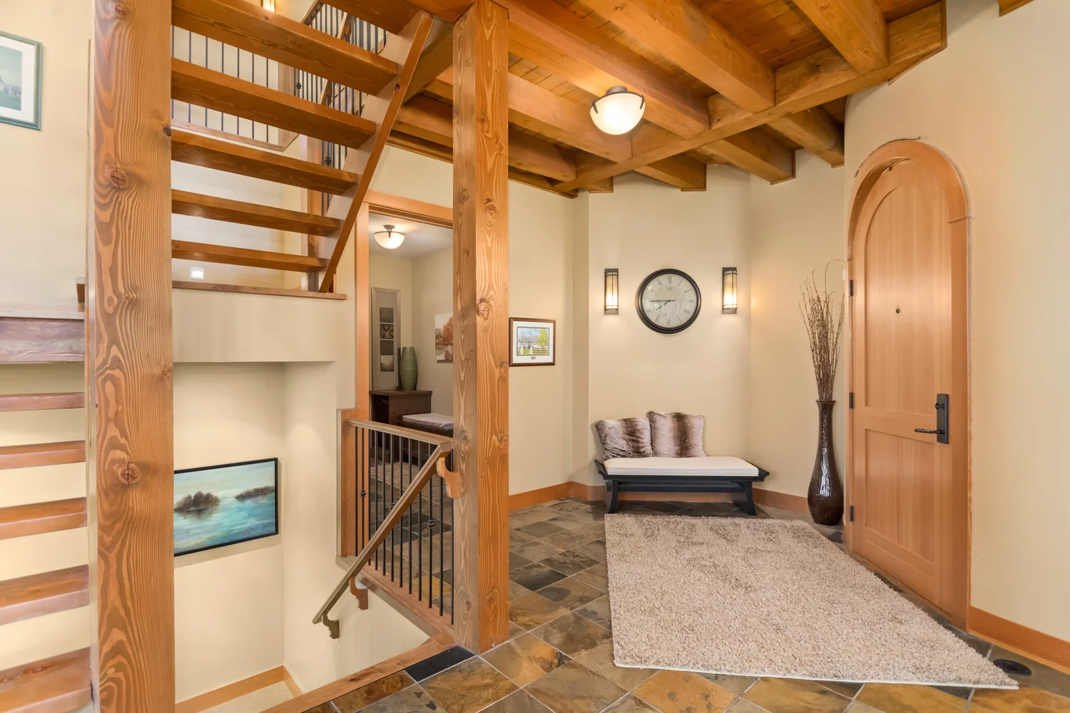 52-521-Silvertip-Pointe-Interiors-1.jpg