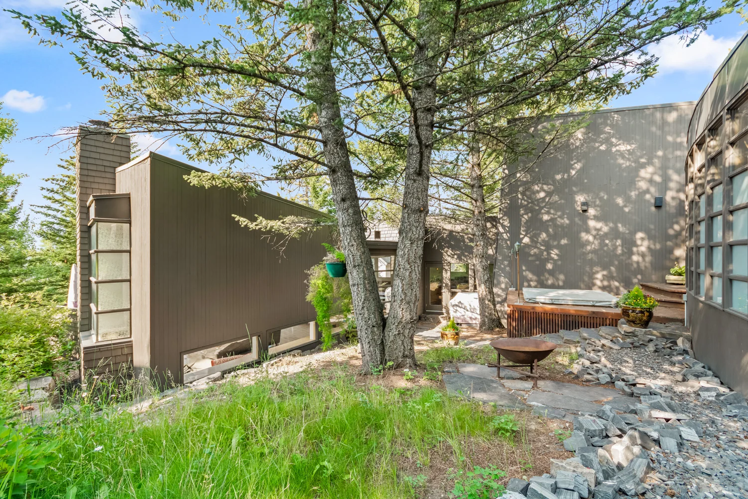 05-33-Juniper-Ridge-Summer-Exteriors-11.jpg