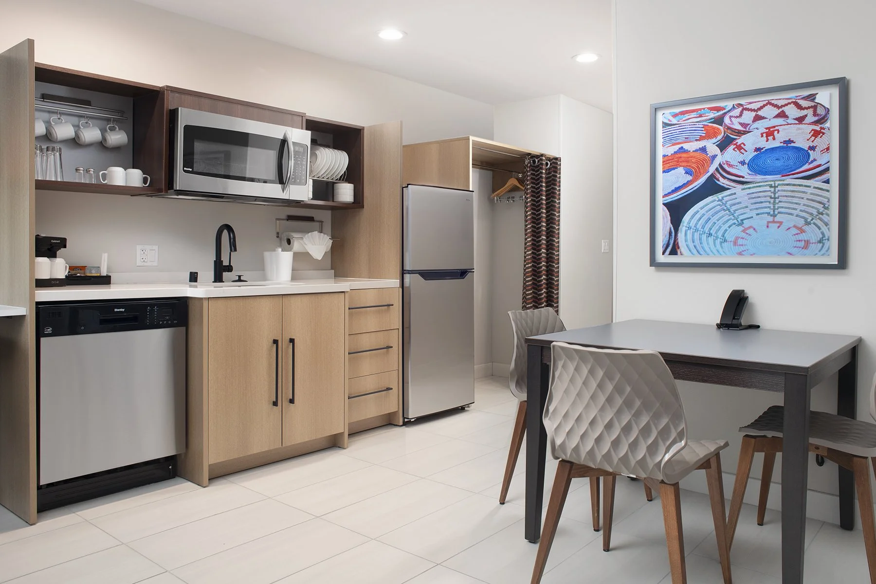 ABQDL_Guest_room_323_kitchen copy.jpg