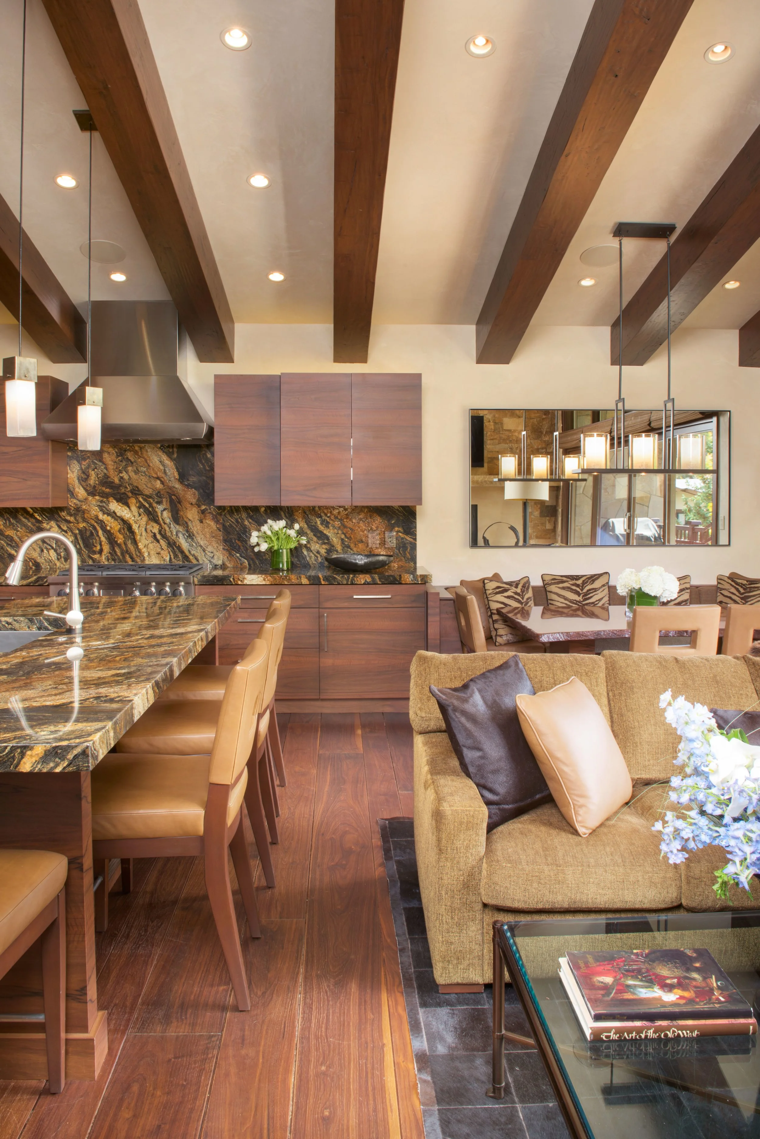 KreidleHome_LivingKitchenVignette.jpg