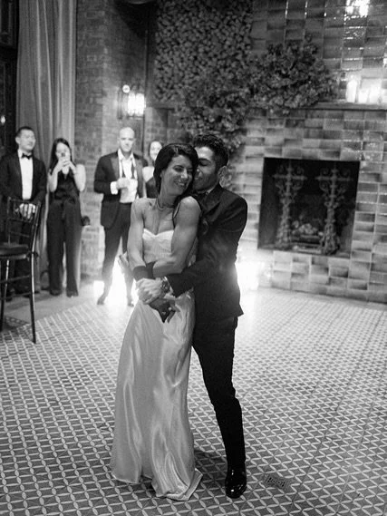 From the first dance to the final beat, Evolution kept this dance floor moving!

Planner: @mudaricreative
Venue: @boweryhotel
Photographer: @chazcruz
Evolution Hybrid Band: @jarrellentertainment 

#Evolution #AllNightLong #DanceFloorVibes #PartyNever