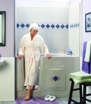 10_x_10_Woman_Coming_out_of_Safas_tub.jpg