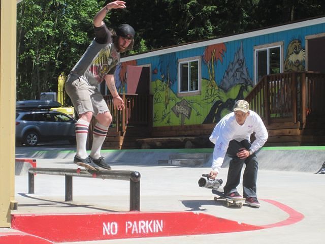 Lance Normine skating street