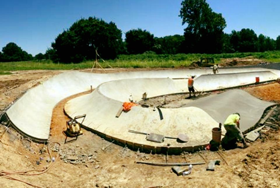 Hernando Skatepark coming together