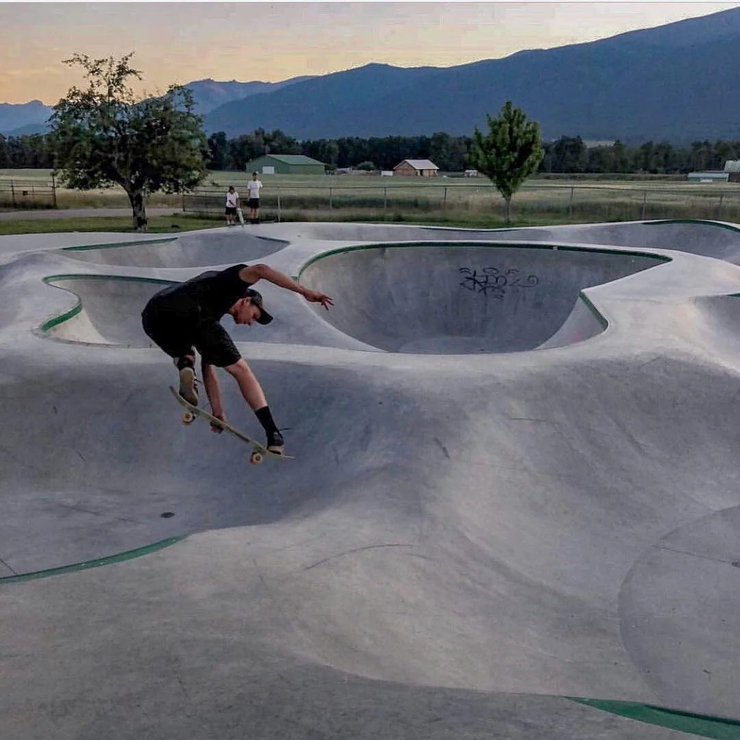 Richie Conklin tweaking at Stevensville skatepark