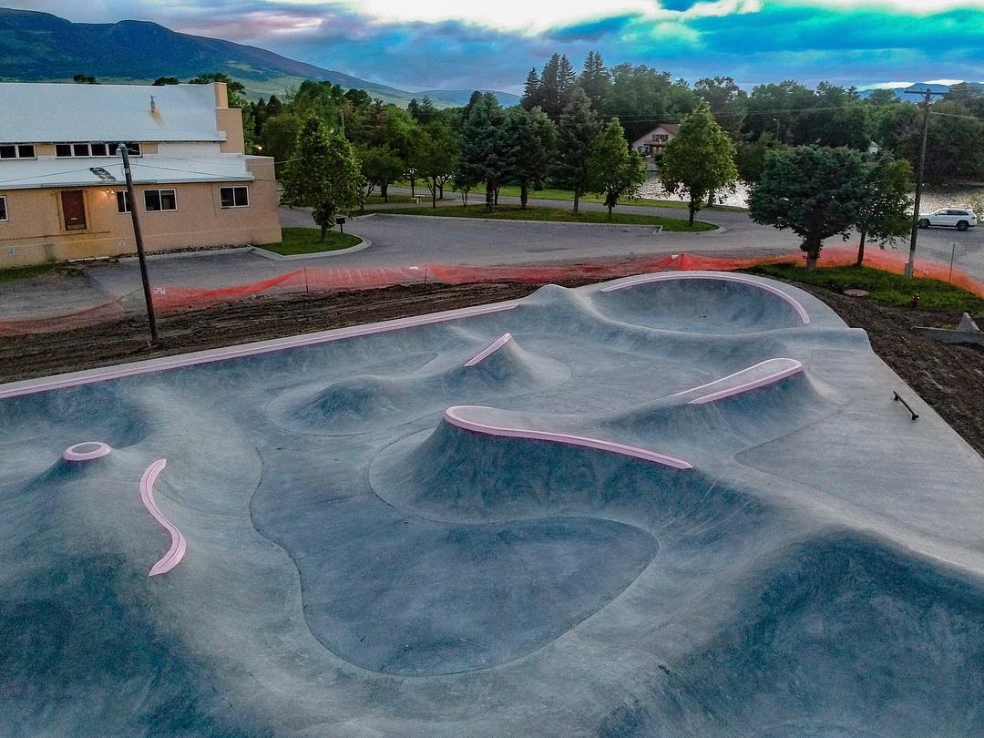 Skate sculptures 🌊 💅🏼💯 Fun zone.