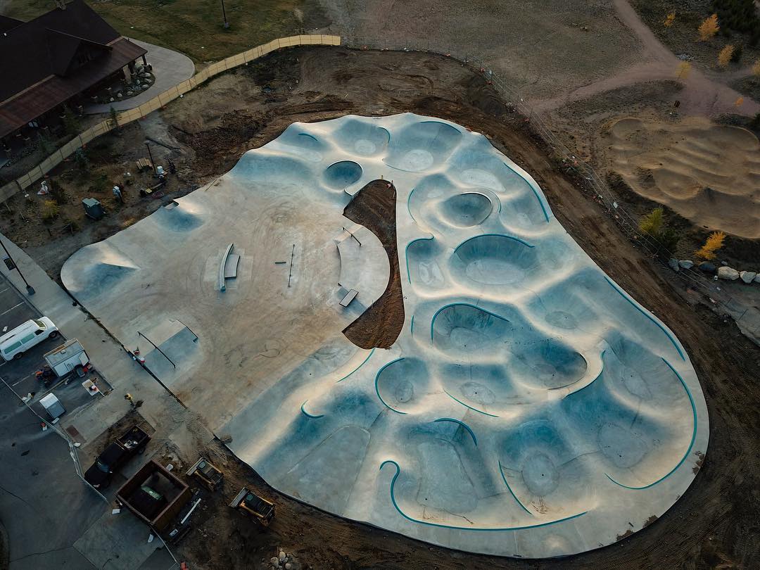 Magic Mountain ✨ Frisco, Colorado. Double tap if your town needs a skateboarding Mecca like this. 