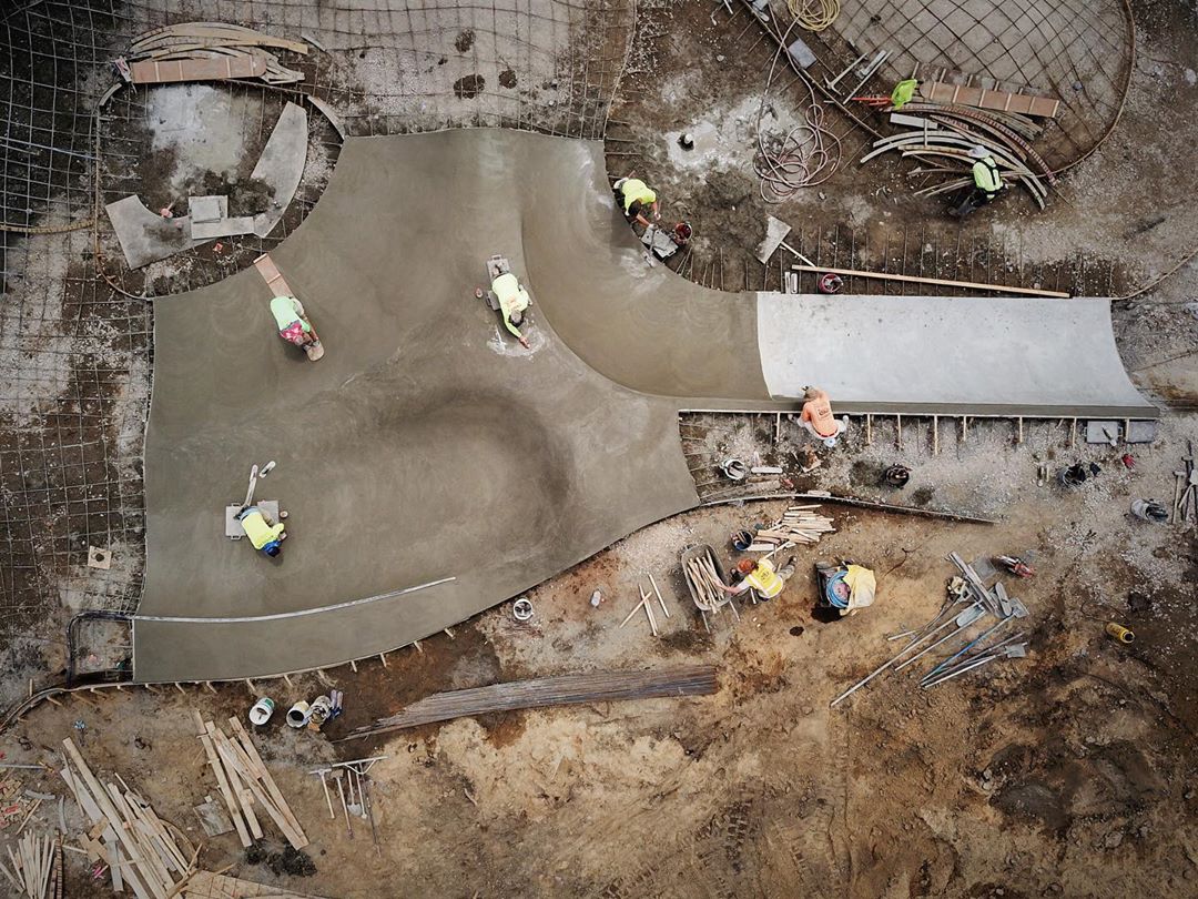 Fun in the making 💪🏽 Big #concretepour in Ferndale, Michigan 