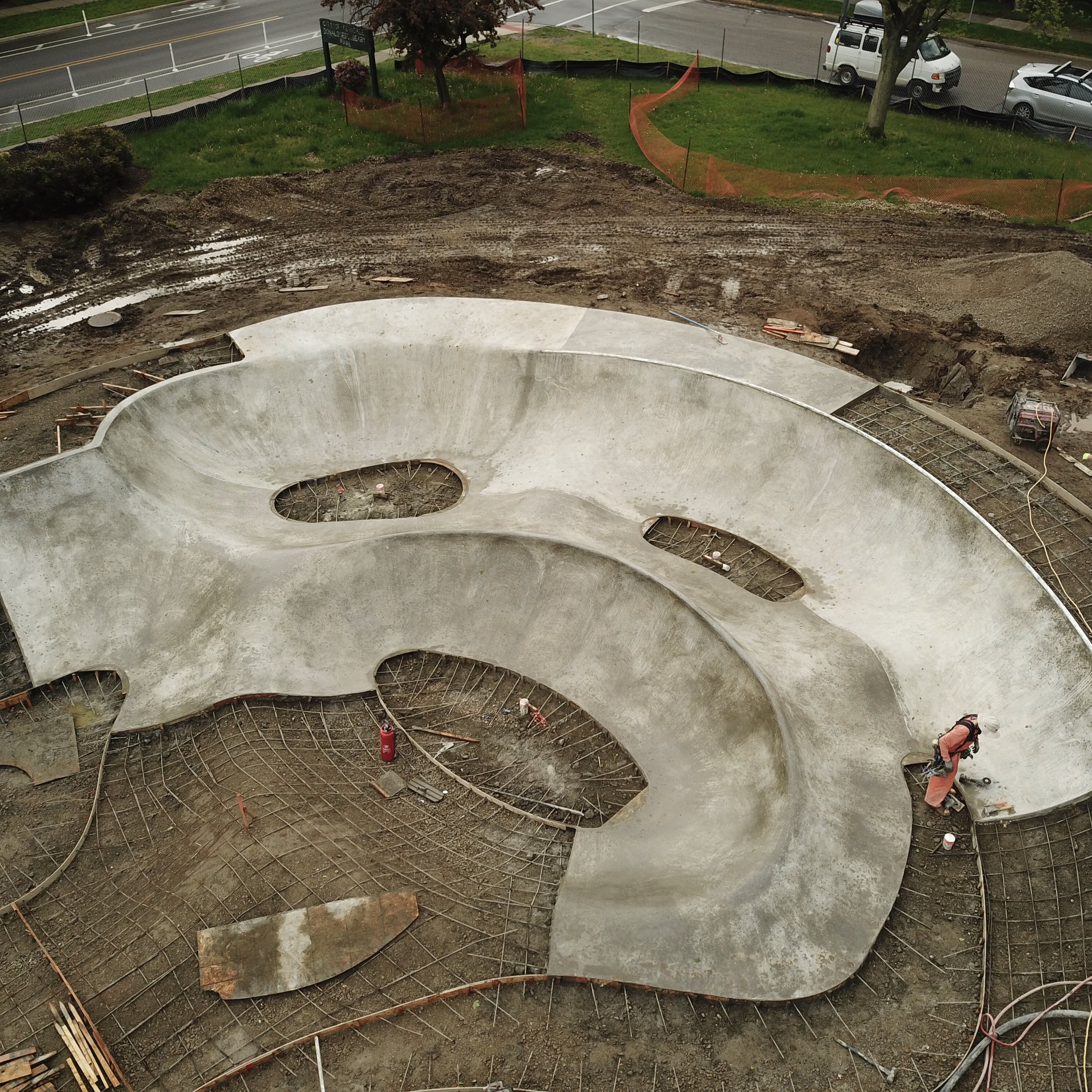 Concrete curves 〰️ Ferndale, Michigan 