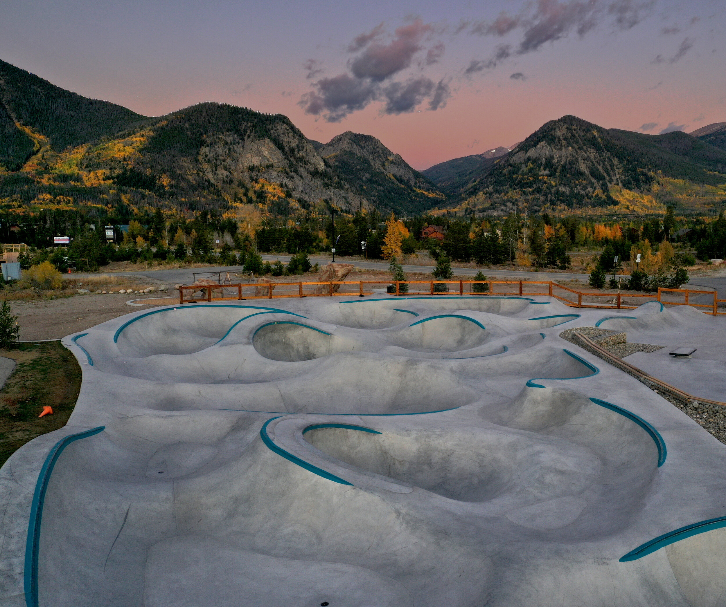 Fall in Frisco 🍁New #evergreenskateparks coming to Colorado in 2020 💥