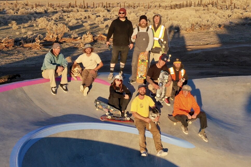 Fun times in the California desert with the crew 🏜