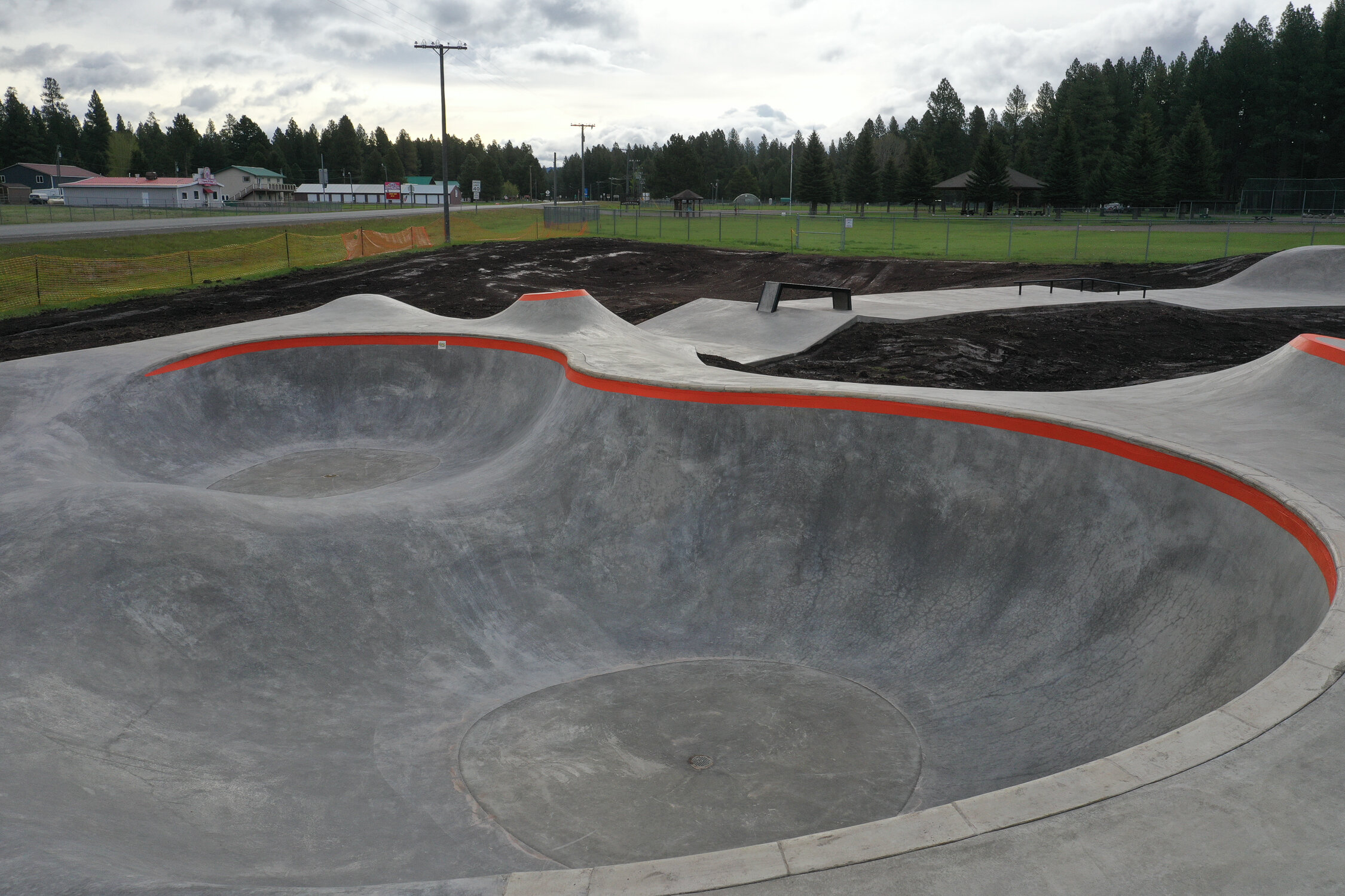 The lovely Lincoln, Montana skate path has many well laid out features in its small footprint 💯