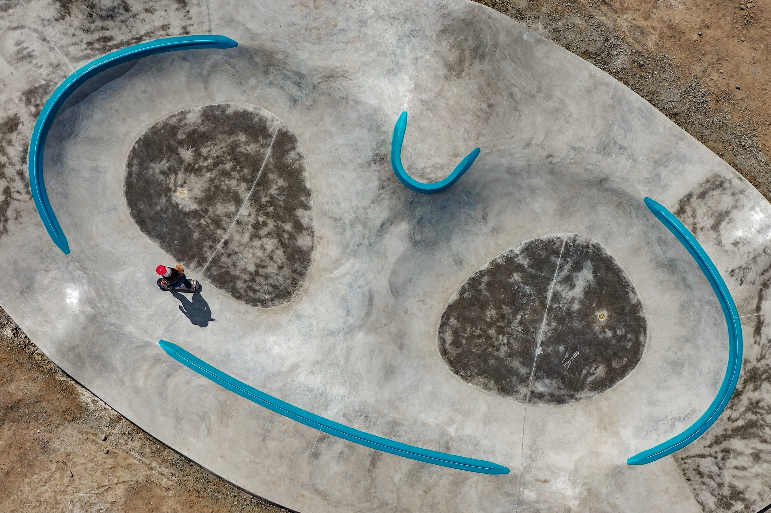 The new skate dot 🔵 in Hillsboro, Oregon is perfect for carve grinds~ Just 1,500 ft2 😳