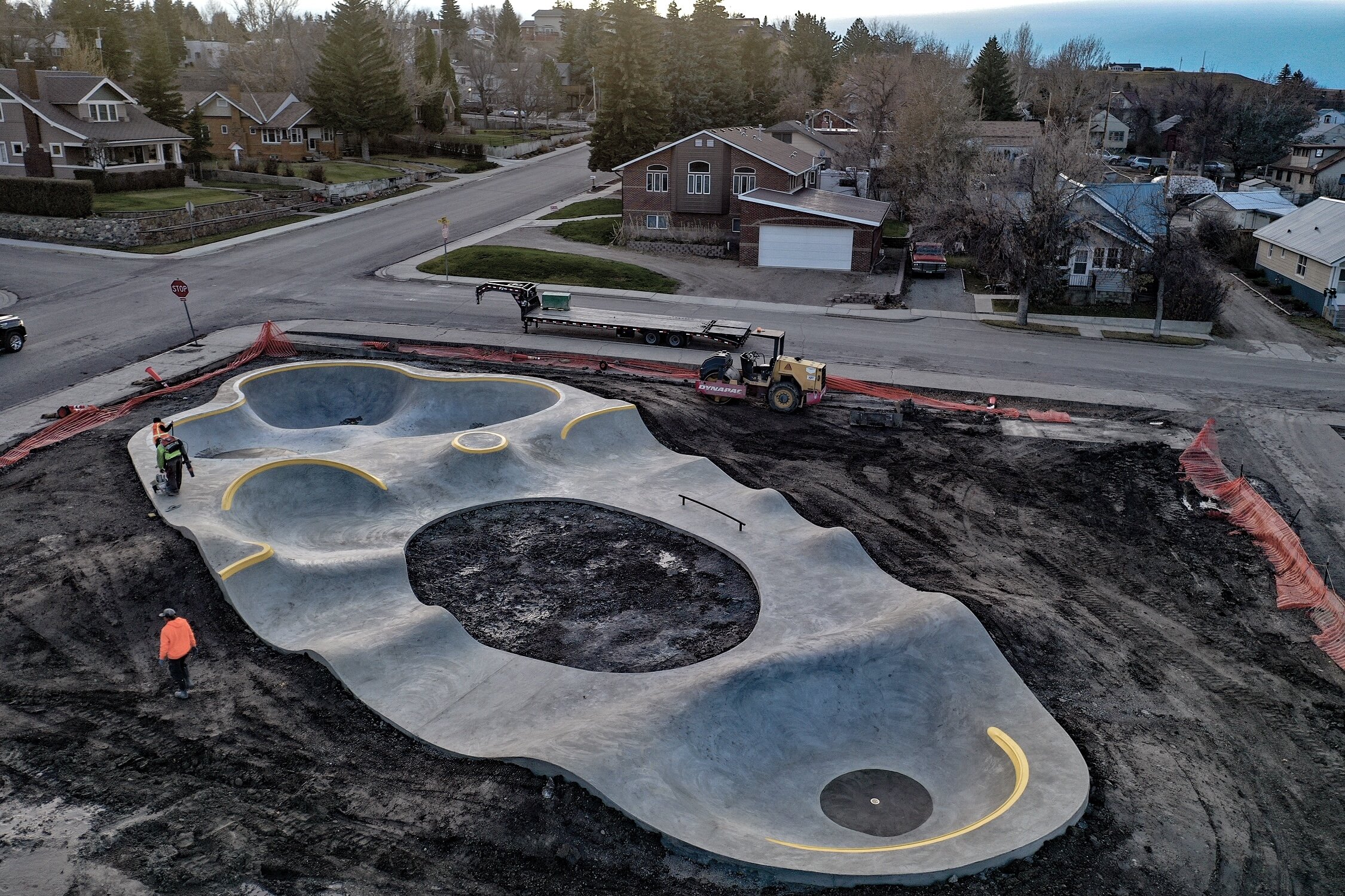 There’s nothing like a fresh new park 💥 Heavenly #skatespots dot the #middleofnowhere ✨ New Montana landscapes courtesy of Montana Pool Service &amp; MT Skatepark Association 