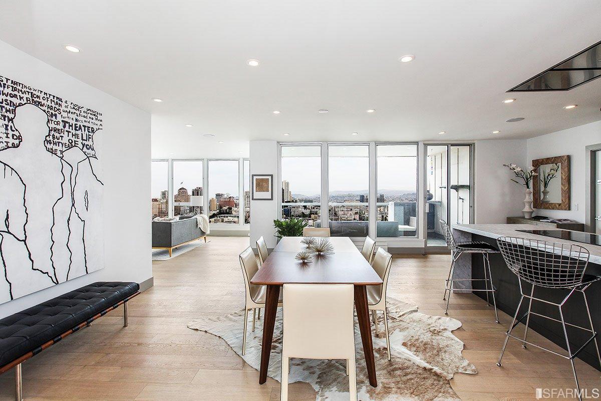 1070 Green Street, #1402 3 Bed | 2.5 bath | Sold for $3,550,000