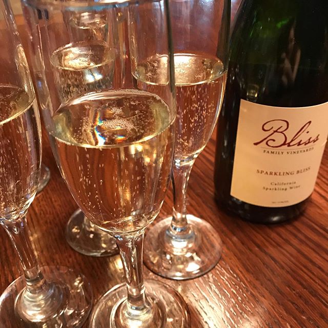 Everyone needs a little Sparking Bliss in the lives! 
#sparklingbliss #blisswine #blissvineyards #sparklingwine #toast #toasttime #speechspeechspeech #weddingwine #weddingtoast #weddingchampagne