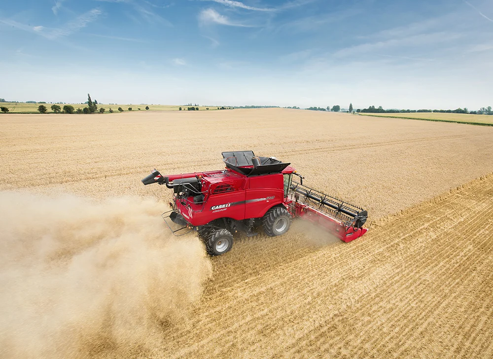7-case-ih-140-series-side.jpg