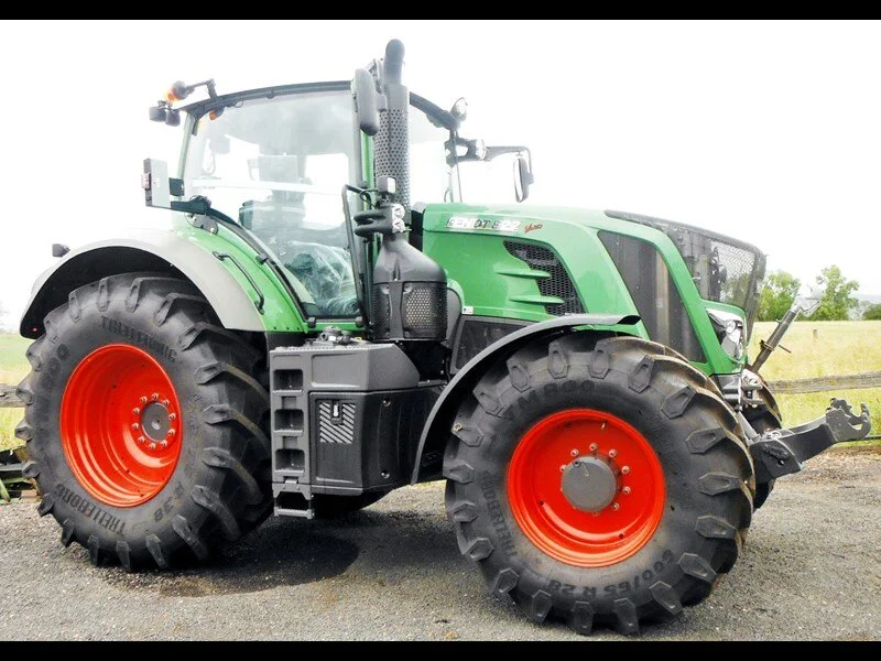 Fendt 8221.jpg