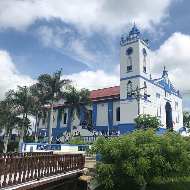 this weekend i got to visit my new home - Usiacur&iacute; - a charming town in the hills of Atl&aacute;ntico known for its traditional artisan goods, mineral wells, dry rainforest &amp; the poetry of Julio Fl&oacute;rez 🇨🇴💛💙❤️