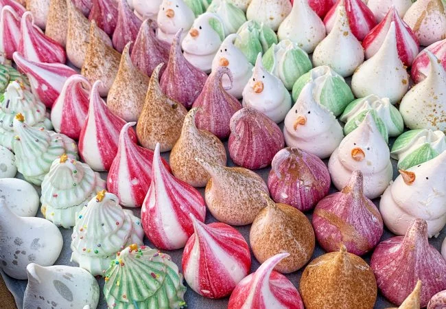 MERINGUE GIRLS CHRISTMAS KISSES
