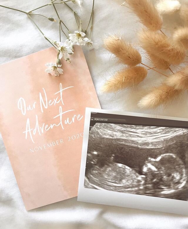 ❁ I think our next adventure is set be the biggest yet ✨ @i_love_lamp and I are over the moon to be welcoming our little 🌻 in November 💛💛💛 #heartsfilledwithjoy
#ourlittlesunflower