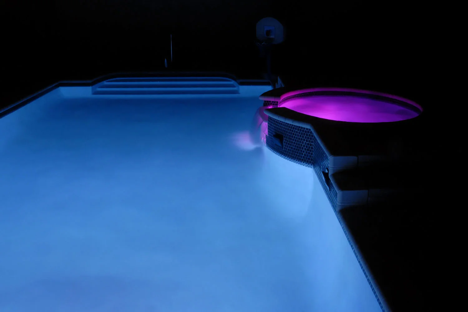 swimming-pool-lighting.jpg