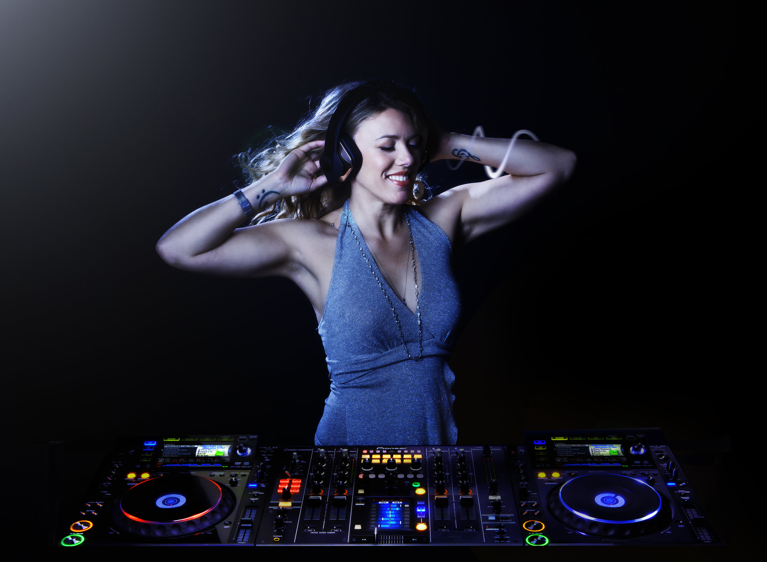 DJCeleste_SilverTop_IntoIt_HighRes.jpeg