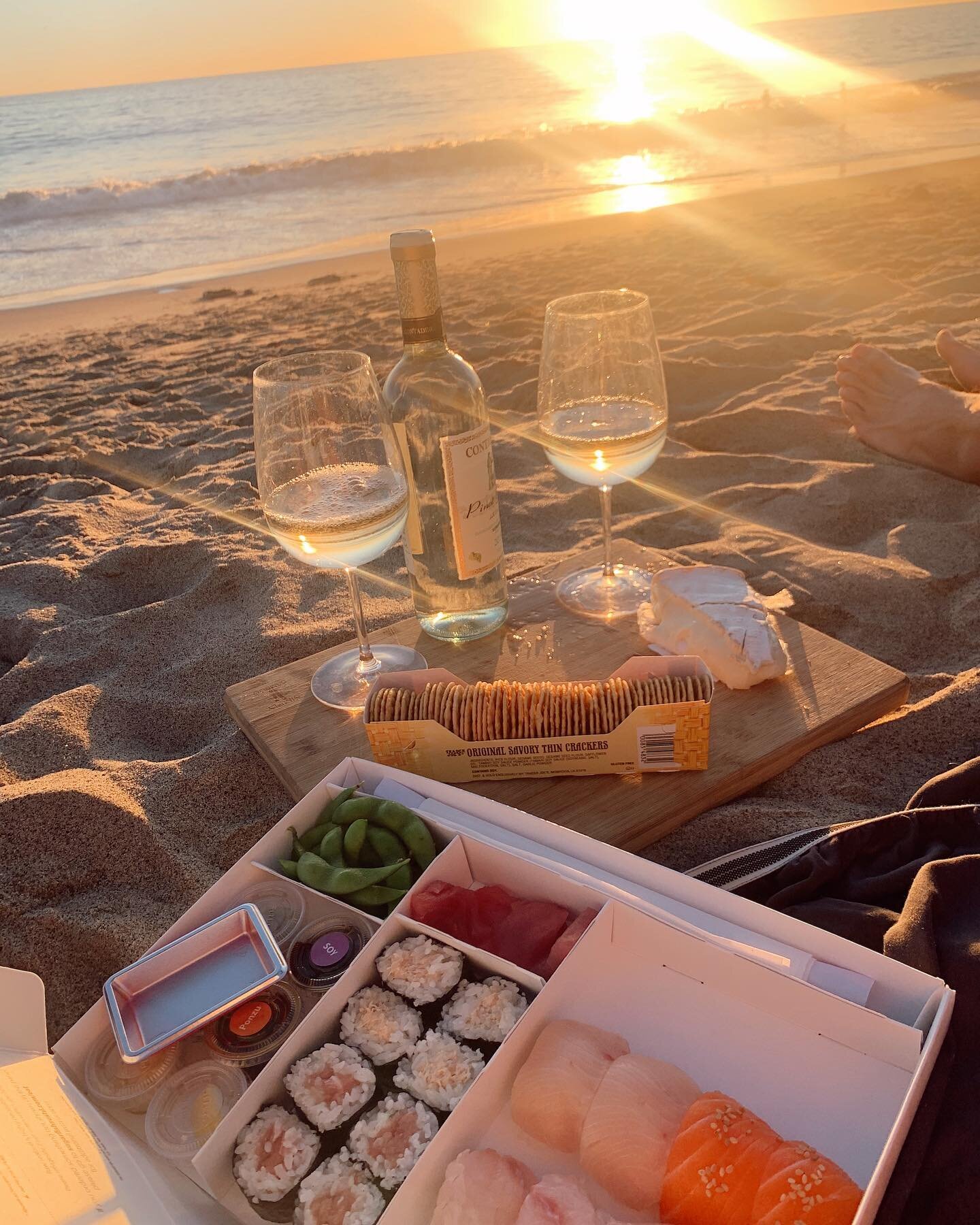 Last weeks date night set up 🍣🍱🧀🥂🥢