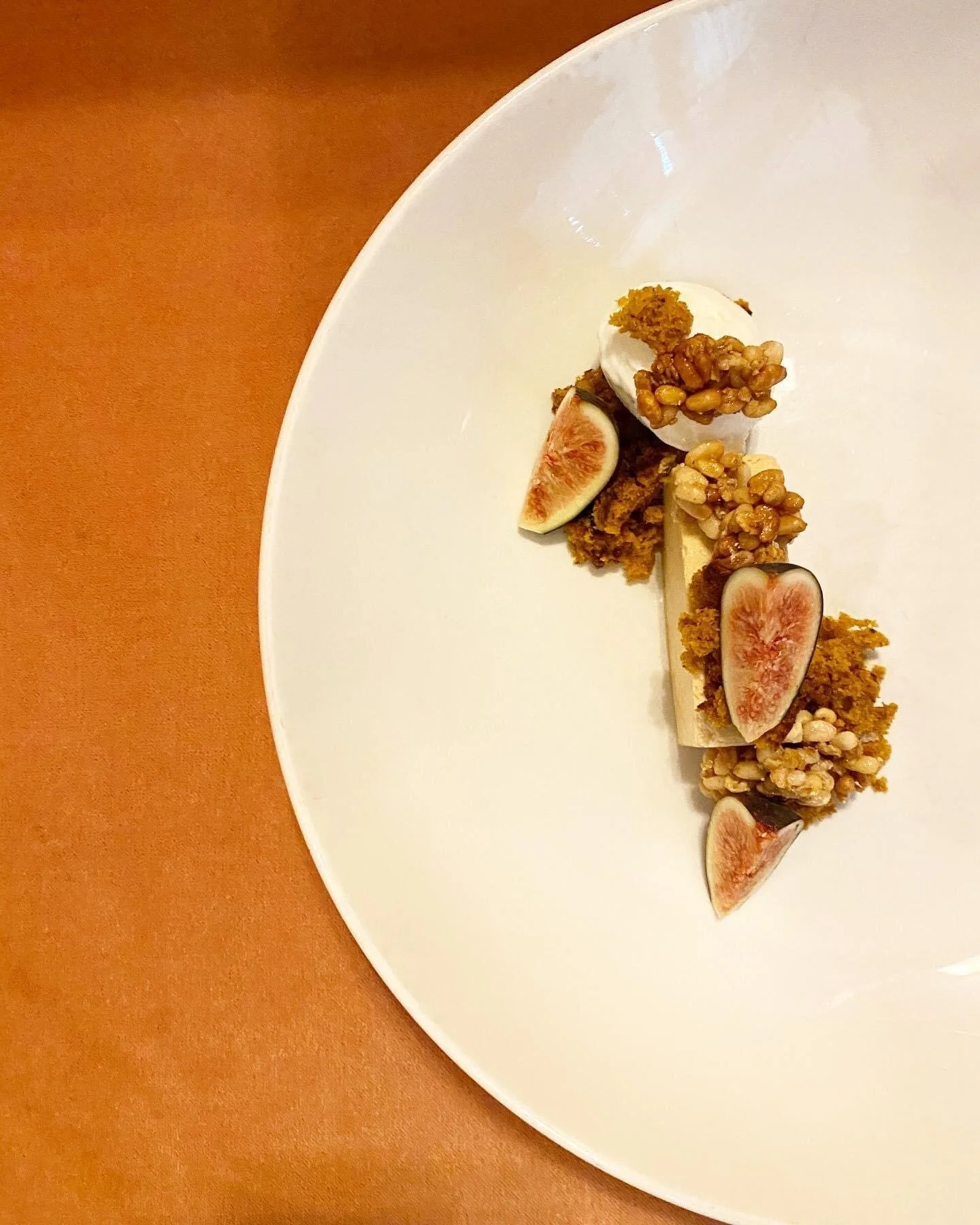  dulcey • tejari pumpkin spice • fig • pine nut • greek yogurt with @mastergremlins | @tinylousatl 