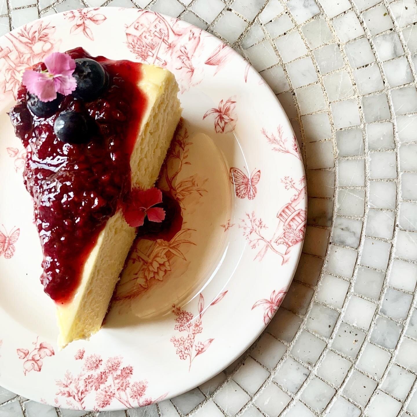 spring berry cheesecake | @tinylousatl 